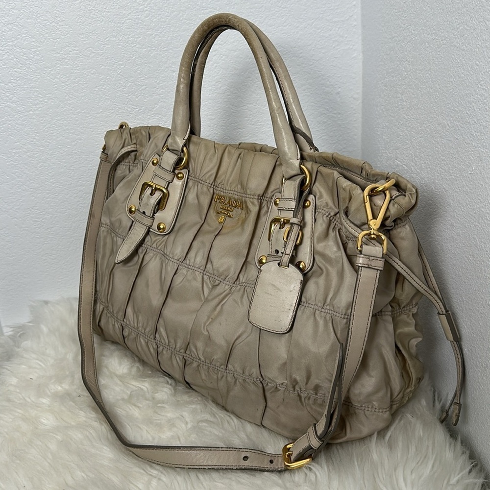 💯 Authentic Prada Beige Tote Nylon Women's Bag🍀 - Picture 5 of 17
